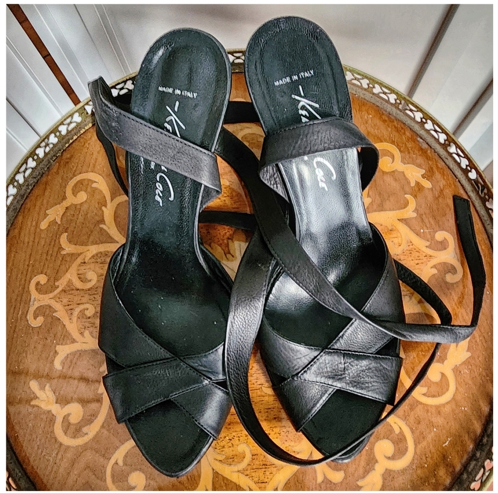 Kenneth Cole Black Leather Ankle Strap Heels (R521485)